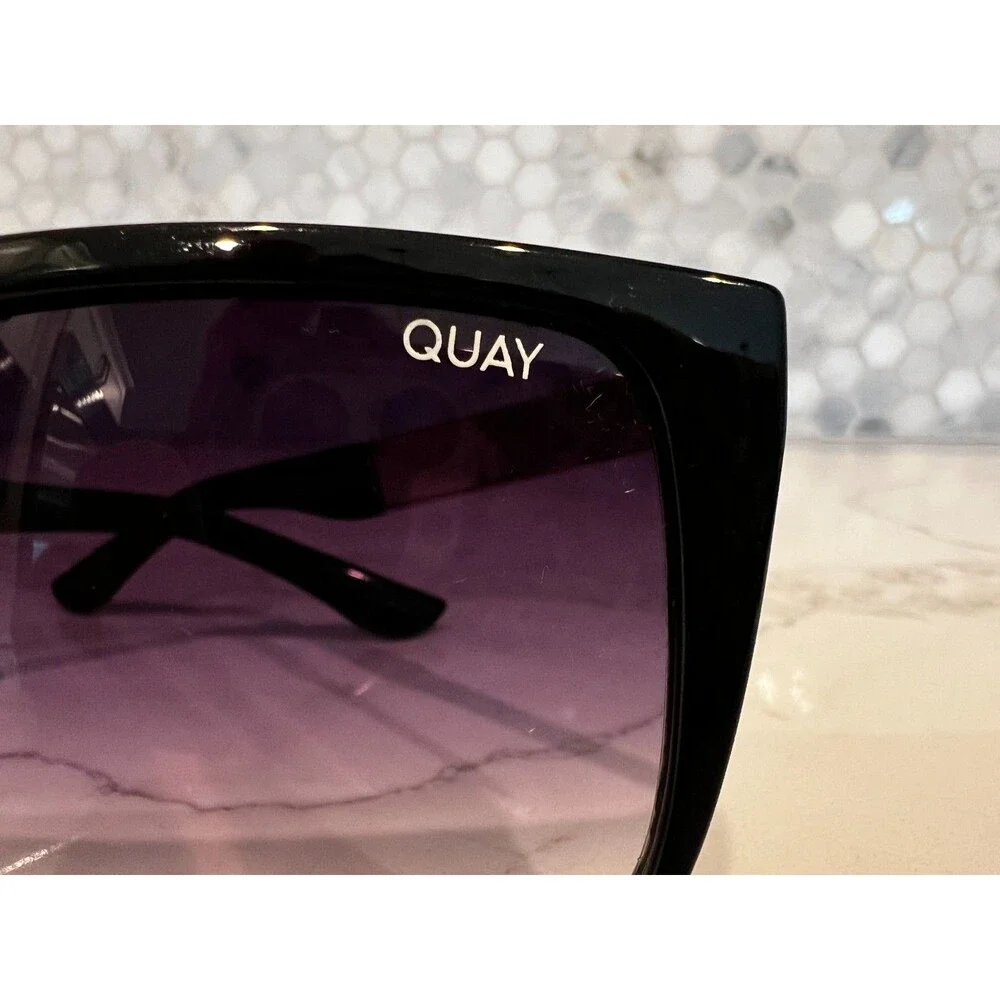 Quay Australia Incognito Sunglasses  Black/Gold  56mm Square Frame Gradient Lens
